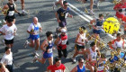 Una carrera popular recauda fondos para repartir alimentos en un barrio cacereño