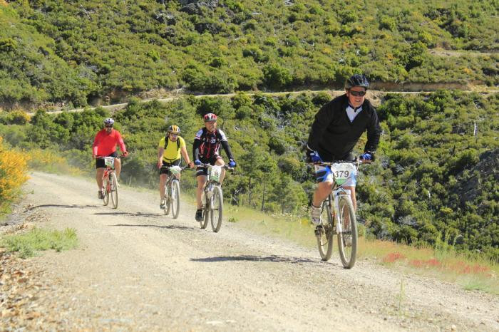 La I Ruta BTT-Las Hurdes congregó el sábado a más de 150 participantes y 50 senderistas