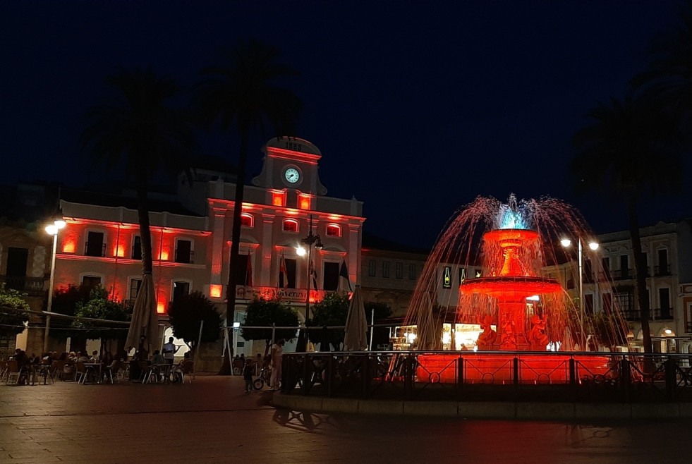 Los monumentos de Mérida se iluminarán de color rojo para dar visibilidad la Hemocromatosis