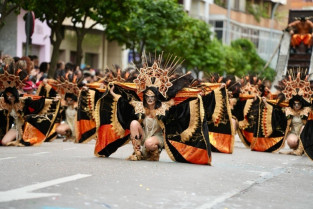 El pacense Luis Amaya Pérez firma el cartel anunciador del Carnaval de Badajoz 2025