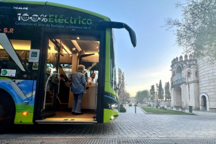 El precio del bonobús y abono mensual del transporte urbano en Badajoz se reduce al 50%