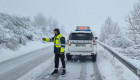 Llega la nieve a Extremadura y obliga a cortar el tráfico pesado en la carretera N-110 en Tornavacas