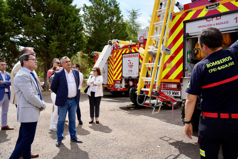 La Diputación de Badajoz renueva la flota de bomberos con cuatro nuevos camiones