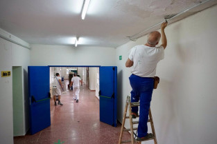 Badajoz invierte más de 4 millones en la puesta a punto de los colegios durante el verano