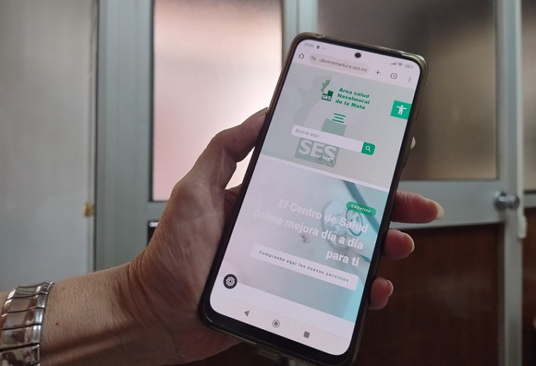 El Área de Salud de Navalmoral estrena nueva web y dos guías de acogida de ayuda e información
