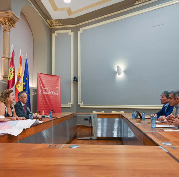 Zamora guarda silencio por las víctimas del atentado de Barcelona 