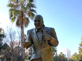 Fallece el extremeño que realizó la escultura de Chiquito de la Calzada