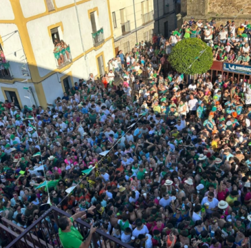 Zamora guarda silencio por las víctimas del atentado de Barcelona 