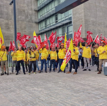 Zamora guarda silencio por las víctimas del atentado de Barcelona 