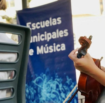 Zamora guarda silencio por las víctimas del atentado de Barcelona 