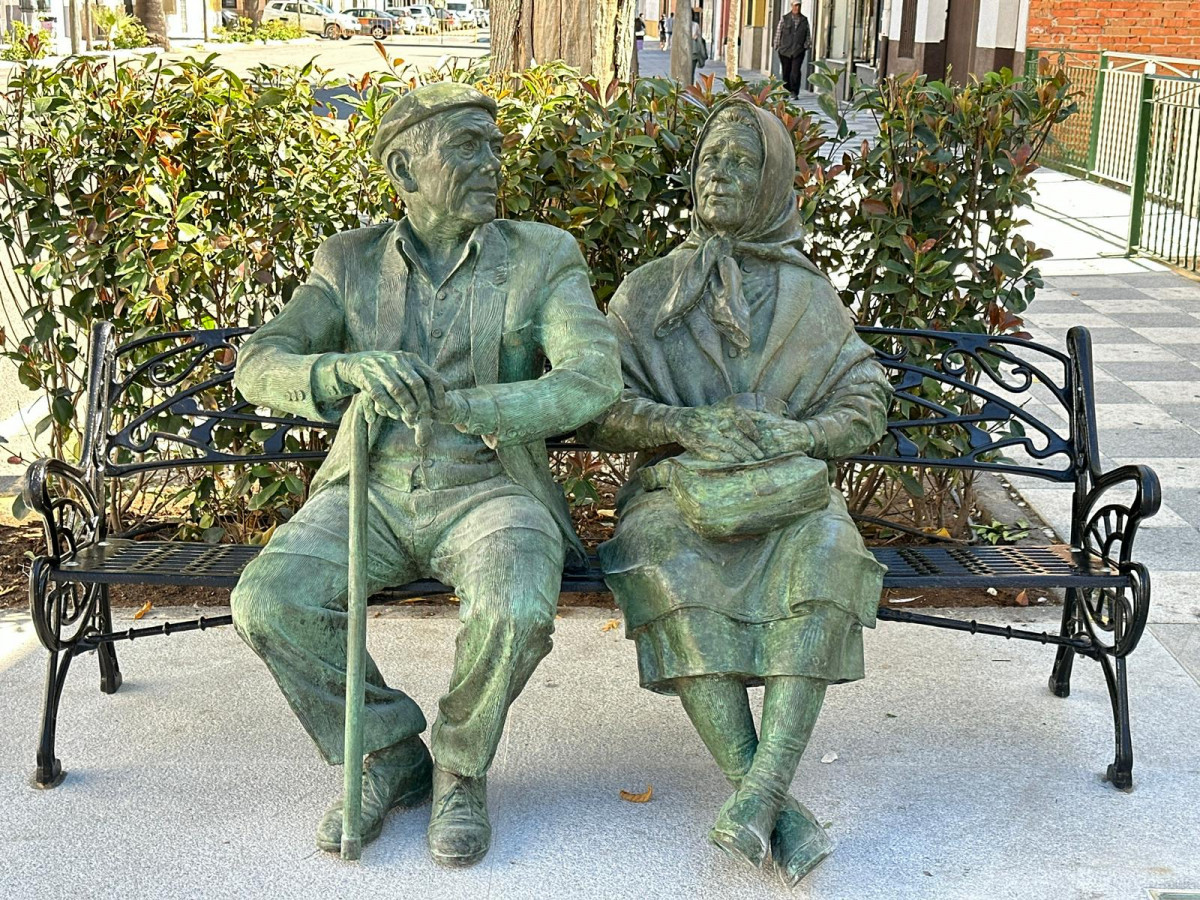 Estatua mayores talayuela