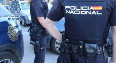 Detenido un hombre con antecedentes acusado de intentar robar un coche