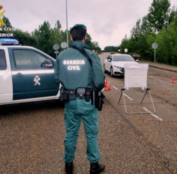 Zamora guarda silencio por las víctimas del atentado de Barcelona 