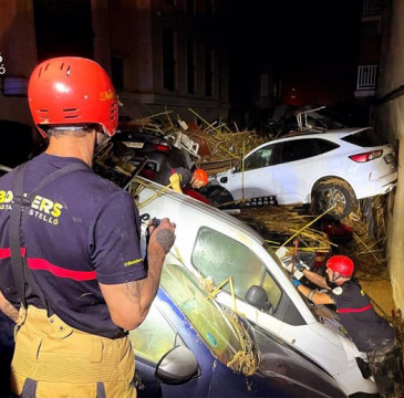 Zamora guarda silencio por las víctimas del atentado de Barcelona 