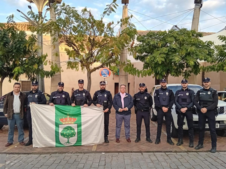 Ocho agentes de la Policía Local de Almendralejo se unen a los equipos de ayuda en Valencia