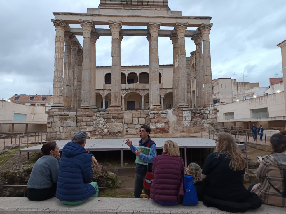 Universidades norteamericanas visitan Extremadura para conocer el patrimonio arqueológico de la región