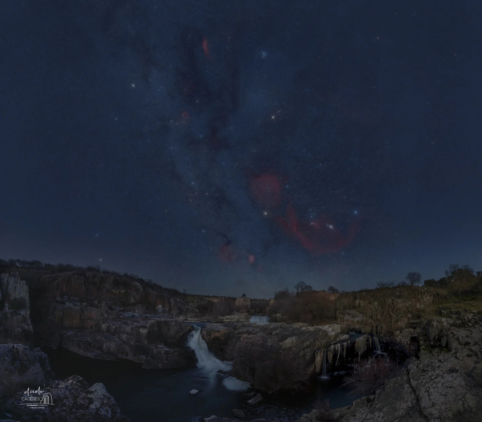 El fotógrafo Lorenzo Cordero inmortaliza el espectacular cielo nocturno que se ve desde El Chorrerón