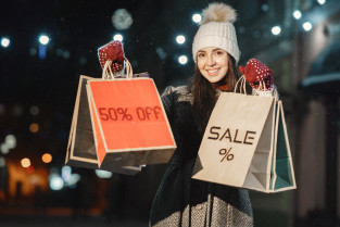 Montijo celebra la feria del outlet black week end como inicio de las compras navideñas