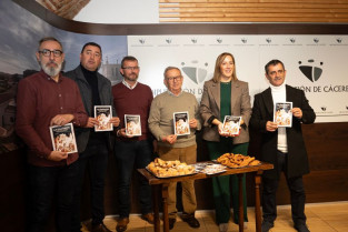 Torrejoncillo aspira a convertir la multitudinaria Encamisá en Fiesta de Interés Turístico Nacional