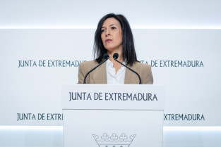 Esther Gutiérrez planta cara a Gallardo y aspira a la secretaría general del PSOE de Extremadura