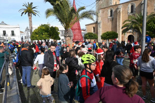 Los Santos de Maimona despide el año con la San Silvestre y campanadas a mediodía