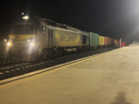 La terminal ferroviaria de la Plataforma Logística de Badajoz recibe su primer tren