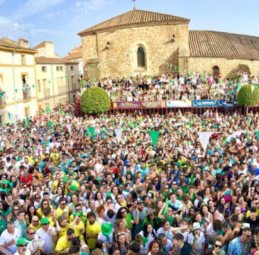 Zamora guarda silencio por las víctimas del atentado de Barcelona 