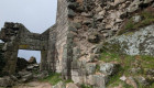 El temporal de lluvia y viento provoca más daños en el castillo de Trevejo, la joya de Sierra de Gata