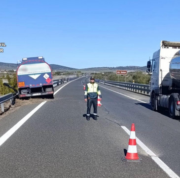 Zamora guarda silencio por las víctimas del atentado de Barcelona 