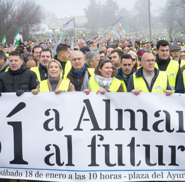 Zamora guarda silencio por las víctimas del atentado de Barcelona 