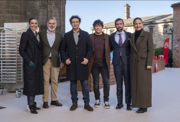 El rodaje de MasterChef convierte la plaza de la Catedral de Plasencia en una cocina al aire libre