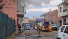 Tres dotaciones de bomberos sofocan el incendio de una vivienda en Moraleja