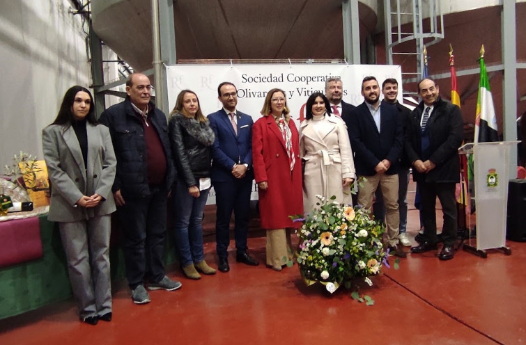 Ribera del Fresno inaugura una nueva bodega, un impulso al sector vitivinícola y olivarero de Extremadura