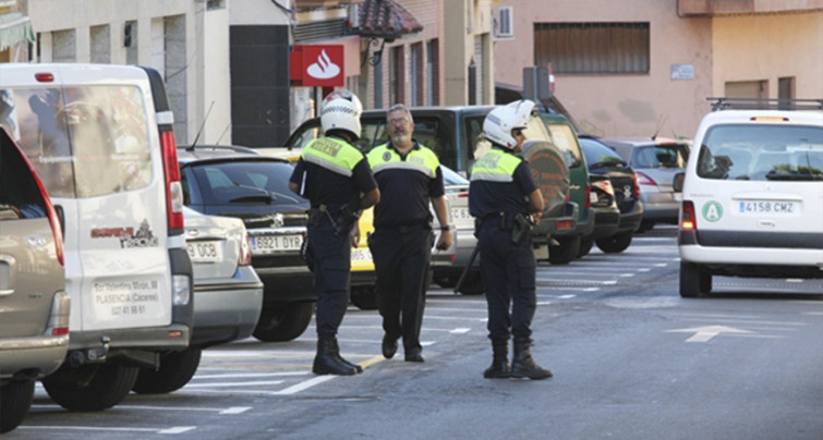 Detenido tras tener un accidente al perder el control del vehículo por usar el móvil y dar positivo en alcohol