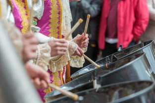 La tamborada de Badajoz se celebra en Ifeba con la participación de 12 grupos