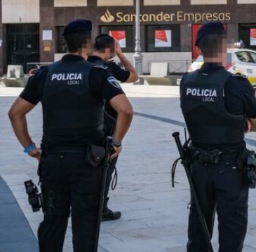 Zamora guarda silencio por las víctimas del atentado de Barcelona 