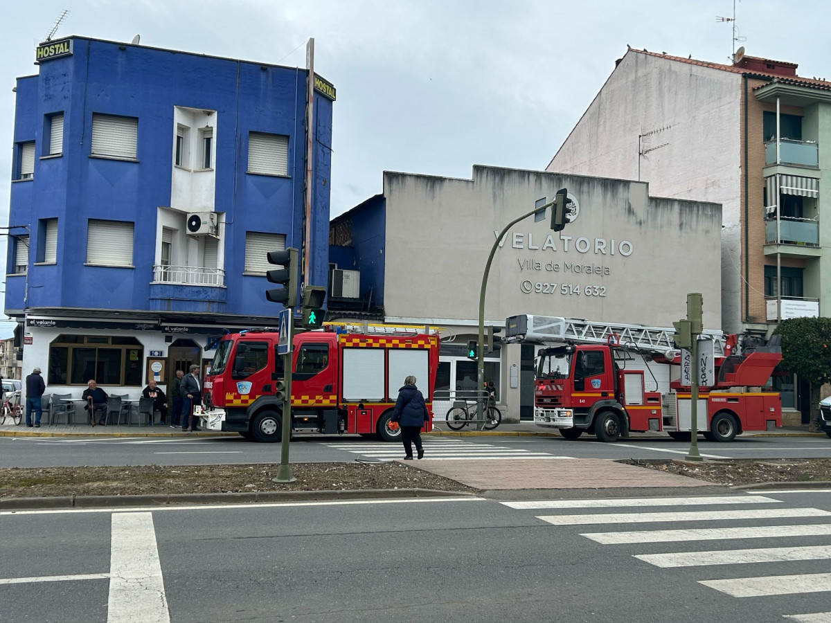 Bomberos en el lugar del suceso.