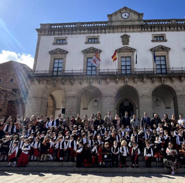 Zamora guarda silencio por las víctimas del atentado de Barcelona 