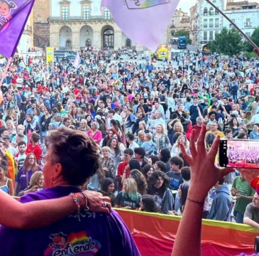 Zamora guarda silencio por las víctimas del atentado de Barcelona 