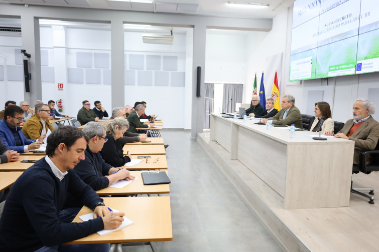 La Junta detalla en la Mesa del Regadío las ayudas a comunidades de regantes por valor de 15 millones