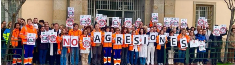 Concentración en el centro de salud de Moraleja tras la agresión sufrida por un médico en Vegaviana