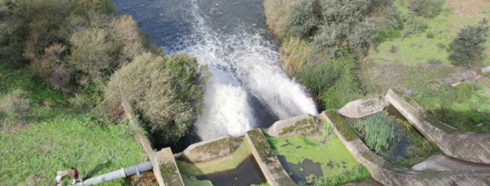 Comienza el desembalse de agua del pantano de Guadiolaba en Cáceres