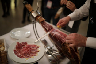 Badajoz reúne a los mejores cortadores de jamón en la gran final del Campeonato de España