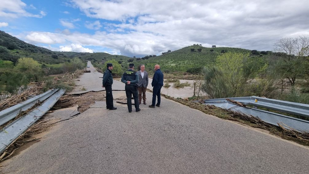 Carretera cortada inundaciones lluvias temporal laurence Extremadura