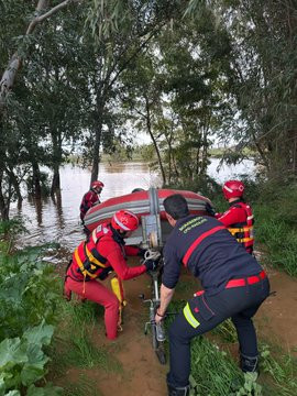 Rescate cruz roja extremadura lluvia montijo barbau00f1o