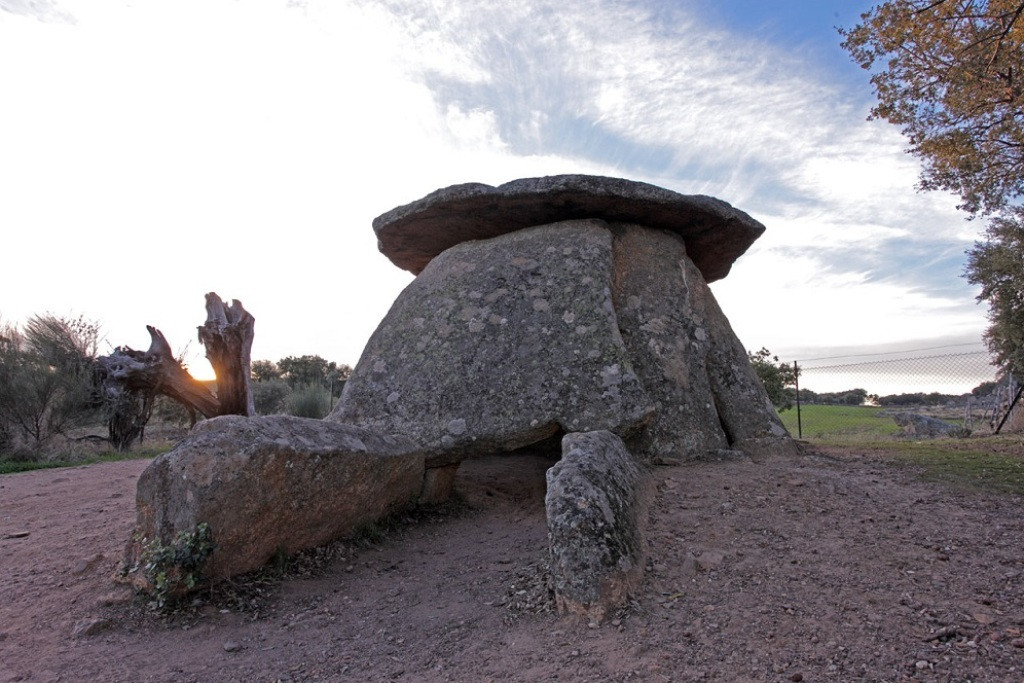 Du00f3lmenes en Valencia de Alcu00e1ntara. TURISMO EXTREMADURA